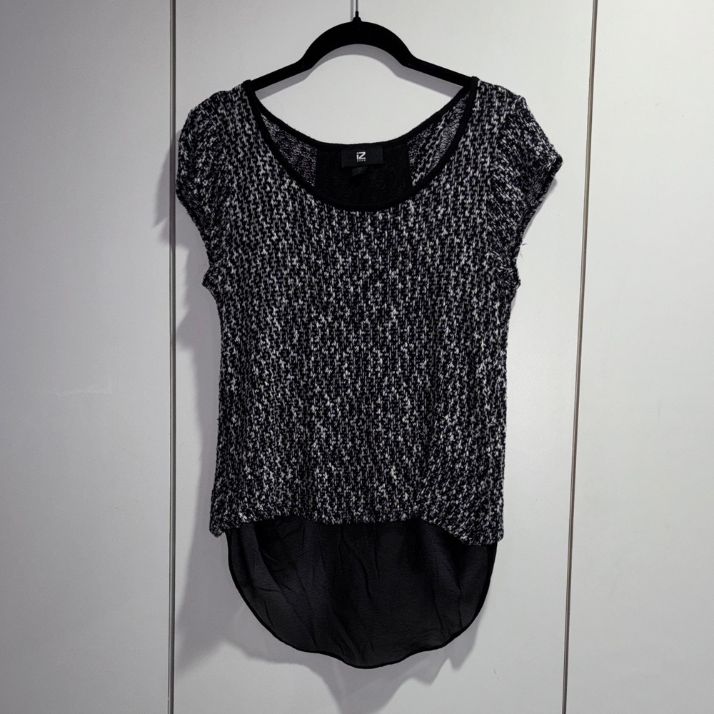 Iz Byer Monochrome Short Sleeve Top